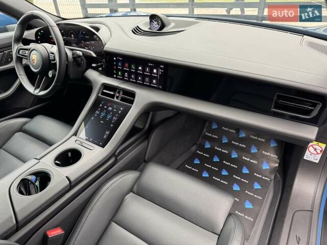 Синий Порше Taycan Cross Turismo, объемом двигателя 0 л и пробегом 17 тыс. км за 80900 $, фото 39 на Automoto.ua