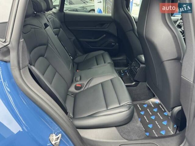 Синий Порше Taycan Cross Turismo, объемом двигателя 0 л и пробегом 17 тыс. км за 80900 $, фото 36 на Automoto.ua