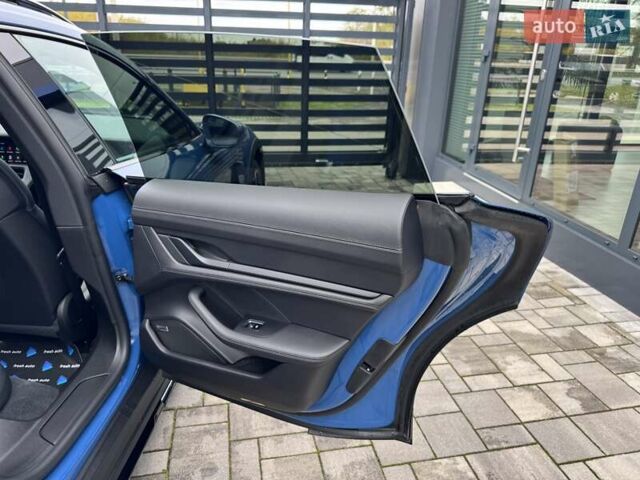 Синий Порше Taycan Cross Turismo, объемом двигателя 0 л и пробегом 17 тыс. км за 80900 $, фото 35 на Automoto.ua