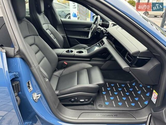 Синий Порше Taycan Cross Turismo, объемом двигателя 0 л и пробегом 17 тыс. км за 80900 $, фото 40 на Automoto.ua