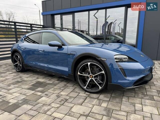Синий Порше Taycan Cross Turismo, объемом двигателя 0 л и пробегом 17 тыс. км за 80900 $, фото 5 на Automoto.ua