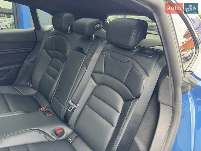 Синий Порше Taycan Cross Turismo, объемом двигателя 0 л и пробегом 17 тыс. км за 80900 $, фото 30 на Automoto.ua