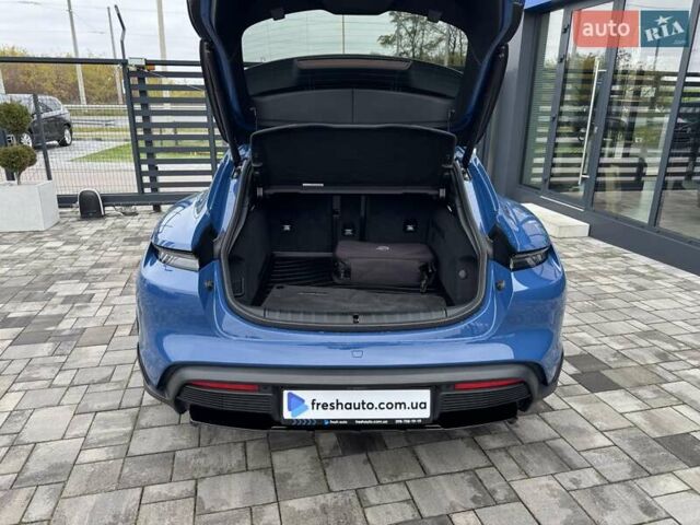 Синий Порше Taycan Cross Turismo, объемом двигателя 0 л и пробегом 17 тыс. км за 80900 $, фото 32 на Automoto.ua