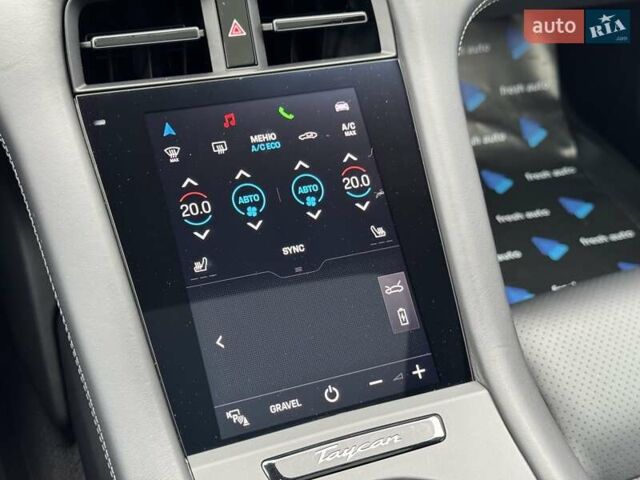 Синий Порше Taycan Cross Turismo, объемом двигателя 0 л и пробегом 17 тыс. км за 80900 $, фото 27 на Automoto.ua