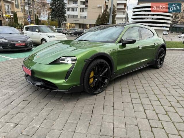 Зеленый Порше Taycan Cross Turismo, объемом двигателя 0 л и пробегом 57 тыс. км за 79990 $, фото 1 на Automoto.ua
