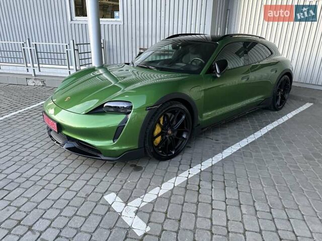 Зеленый Порше Taycan Cross Turismo, объемом двигателя 0 л и пробегом 57 тыс. км за 79990 $, фото 4 на Automoto.ua
