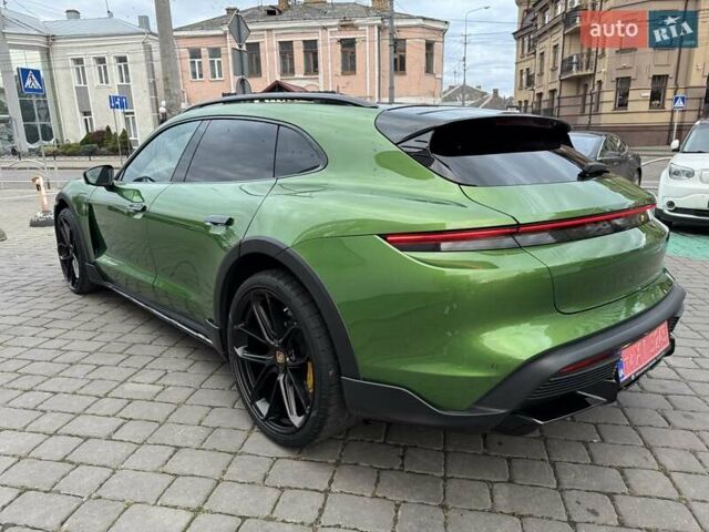 Зеленый Порше Taycan Cross Turismo, объемом двигателя 0 л и пробегом 57 тыс. км за 79990 $, фото 7 на Automoto.ua