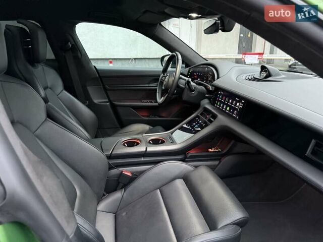 Зеленый Порше Taycan Cross Turismo, объемом двигателя 0 л и пробегом 57 тыс. км за 79990 $, фото 21 на Automoto.ua