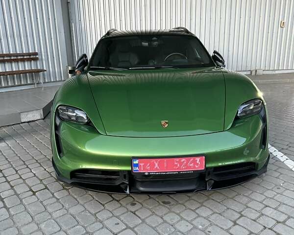 Зеленый Порше Taycan Cross Turismo, объемом двигателя 0 л и пробегом 57 тыс. км за 79990 $, фото 14 на Automoto.ua
