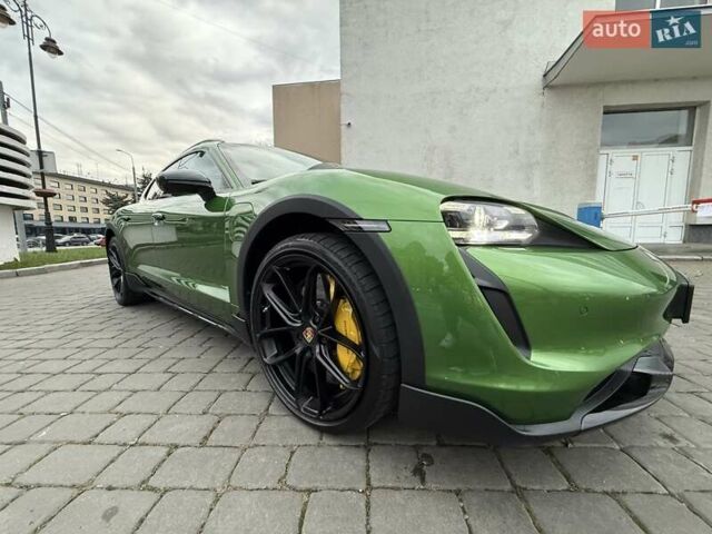 Зеленый Порше Taycan Cross Turismo, объемом двигателя 0 л и пробегом 57 тыс. км за 79990 $, фото 13 на Automoto.ua