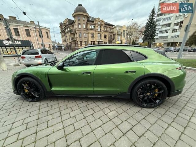 Зеленый Порше Taycan Cross Turismo, объемом двигателя 0 л и пробегом 57 тыс. км за 79990 $, фото 9 на Automoto.ua
