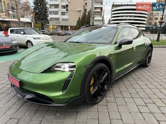Зеленый Порше Taycan Cross Turismo, объемом двигателя 0 л и пробегом 57 тыс. км за 79990 $, фото 10 на Automoto.ua