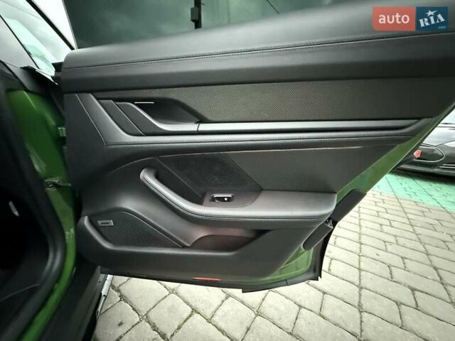 Зеленый Порше Taycan Cross Turismo, объемом двигателя 0 л и пробегом 57 тыс. км за 79990 $, фото 19 на Automoto.ua
