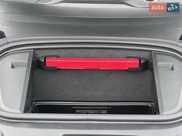 Зеленый Порше Taycan Cross Turismo, объемом двигателя 0 л и пробегом 7 тыс. км за 134262 $, фото 19 на Automoto.ua
