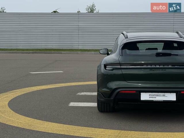 Зеленый Порше Taycan Cross Turismo, объемом двигателя 0 л и пробегом 7 тыс. км за 134262 $, фото 30 на Automoto.ua