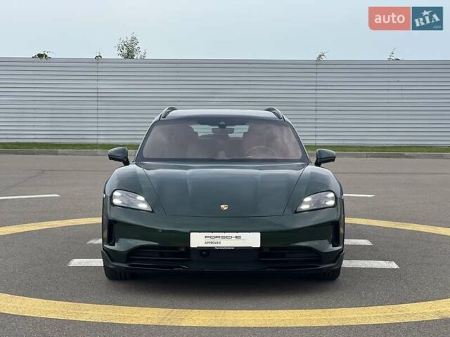Зеленый Порше Taycan Cross Turismo, объемом двигателя 0 л и пробегом 7 тыс. км за 134262 $, фото 4 на Automoto.ua
