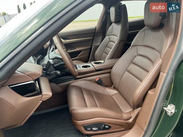 Зеленый Порше Taycan Cross Turismo, объемом двигателя 0 л и пробегом 7 тыс. км за 134262 $, фото 32 на Automoto.ua