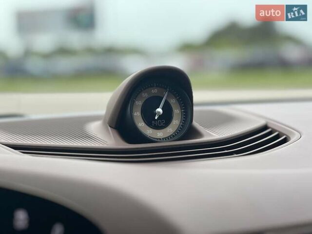 Зеленый Порше Taycan Cross Turismo, объемом двигателя 0 л и пробегом 7 тыс. км за 134262 $, фото 46 на Automoto.ua