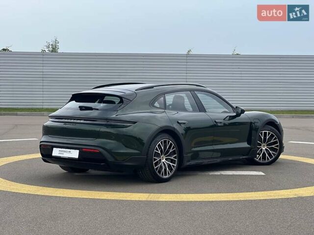 Зеленый Порше Taycan Cross Turismo, объемом двигателя 0 л и пробегом 7 тыс. км за 134262 $, фото 9 на Automoto.ua