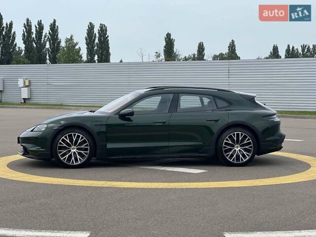 Зеленый Порше Taycan Cross Turismo, объемом двигателя 0 л и пробегом 7 тыс. км за 134262 $, фото 6 на Automoto.ua