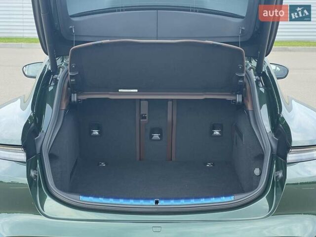 Зеленый Порше Taycan Cross Turismo, объемом двигателя 0 л и пробегом 7 тыс. км за 134262 $, фото 20 на Automoto.ua