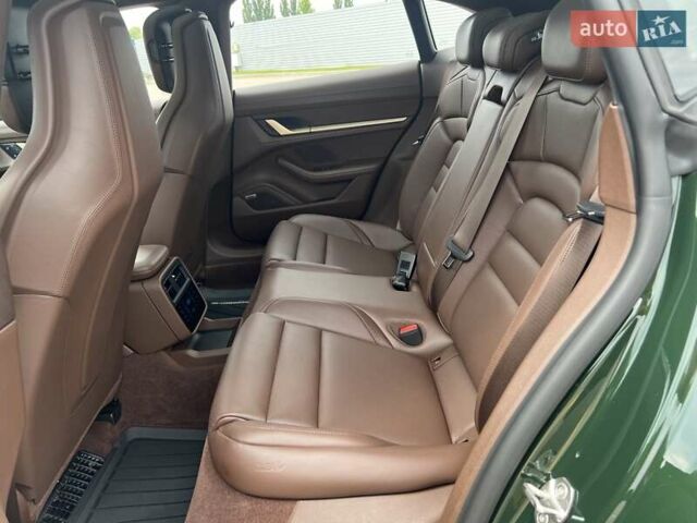 Зеленый Порше Taycan Cross Turismo, объемом двигателя 0 л и пробегом 7 тыс. км за 134262 $, фото 50 на Automoto.ua