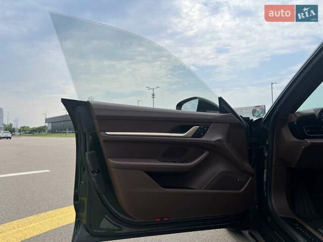 Зеленый Порше Taycan Cross Turismo, объемом двигателя 0 л и пробегом 7 тыс. км за 134262 $, фото 38 на Automoto.ua