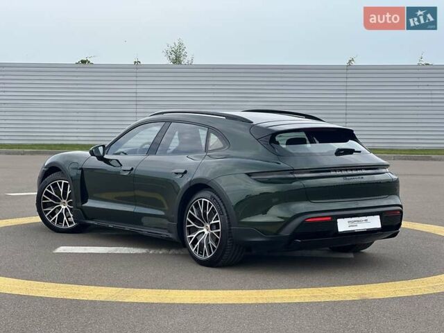 Зеленый Порше Taycan Cross Turismo, объемом двигателя 0 л и пробегом 7 тыс. км за 134262 $, фото 7 на Automoto.ua