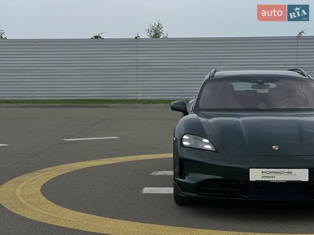 Зеленый Порше Taycan Cross Turismo, объемом двигателя 0 л и пробегом 7 тыс. км за 134262 $, фото 29 на Automoto.ua