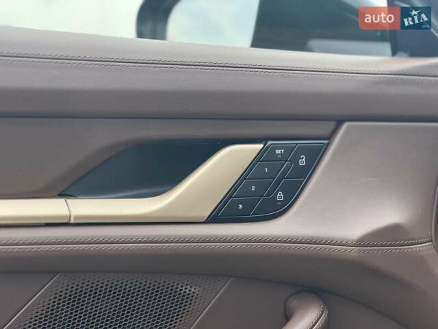 Зеленый Порше Taycan Cross Turismo, объемом двигателя 0 л и пробегом 7 тыс. км за 134262 $, фото 40 на Automoto.ua