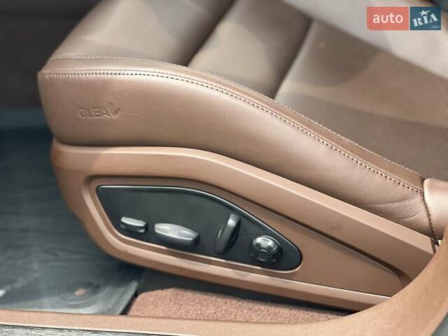 Зеленый Порше Taycan Cross Turismo, объемом двигателя 0 л и пробегом 7 тыс. км за 134262 $, фото 42 на Automoto.ua