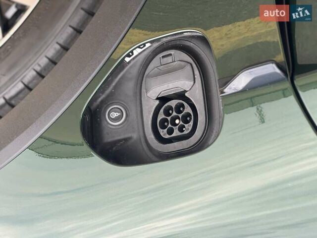 Зеленый Порше Taycan Cross Turismo, объемом двигателя 0 л и пробегом 7 тыс. км за 134262 $, фото 18 на Automoto.ua