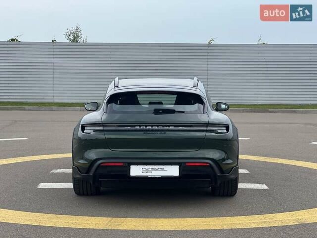 Зеленый Порше Taycan Cross Turismo, объемом двигателя 0 л и пробегом 7 тыс. км за 134262 $, фото 8 на Automoto.ua
