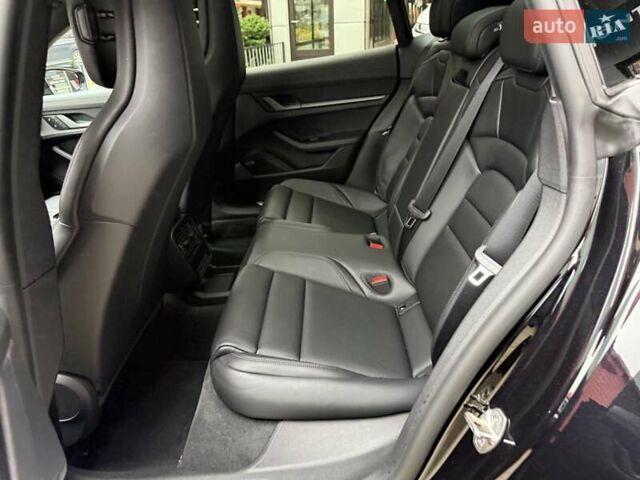 Черный Порше Taycan Sport Turismo, объемом двигателя 0 л и пробегом 9 тыс. км за 84900 $, фото 34 на Automoto.ua