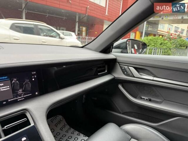 Черный Порше Taycan Sport Turismo, объемом двигателя 0 л и пробегом 9 тыс. км за 84900 $, фото 31 на Automoto.ua