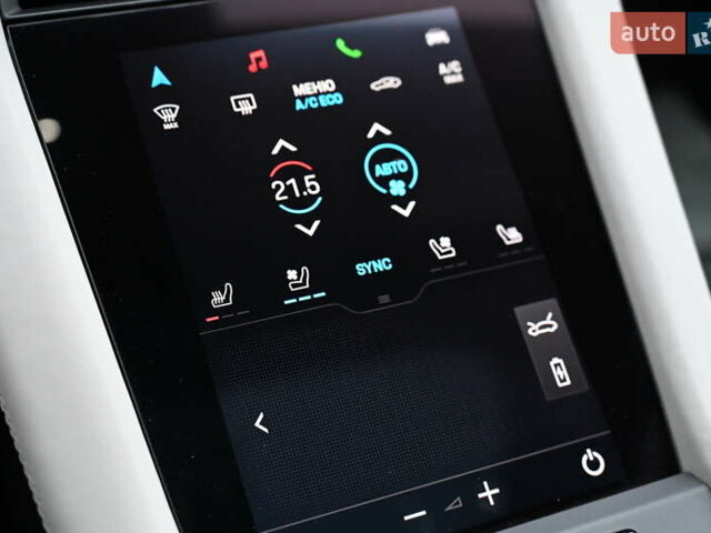 Красный Порше Taycan Sport Turismo, объемом двигателя 0 л и пробегом 34 тыс. км за 84067 $, фото 13 на Automoto.ua