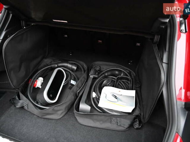 Красный Порше Taycan Sport Turismo, объемом двигателя 0 л и пробегом 34 тыс. км за 84067 $, фото 26 на Automoto.ua