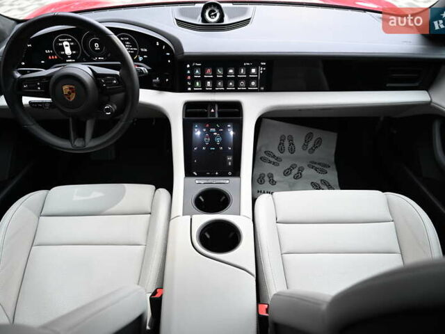 Красный Порше Taycan Sport Turismo, объемом двигателя 0 л и пробегом 34 тыс. км за 84067 $, фото 10 на Automoto.ua