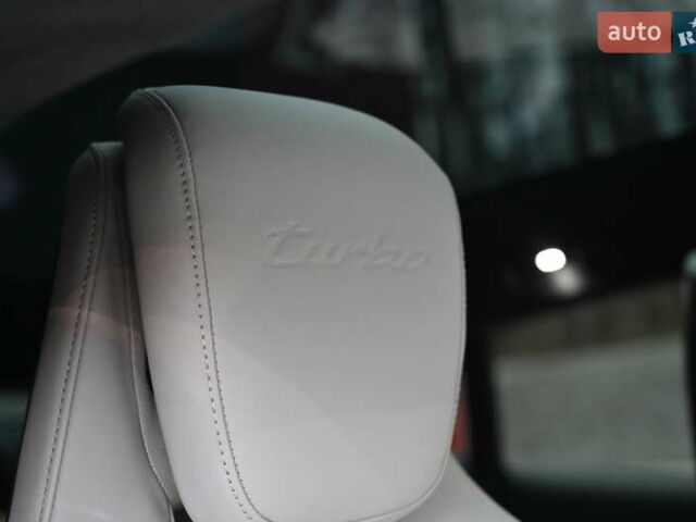 Красный Порше Taycan Sport Turismo, объемом двигателя 0 л и пробегом 34 тыс. км за 84067 $, фото 32 на Automoto.ua