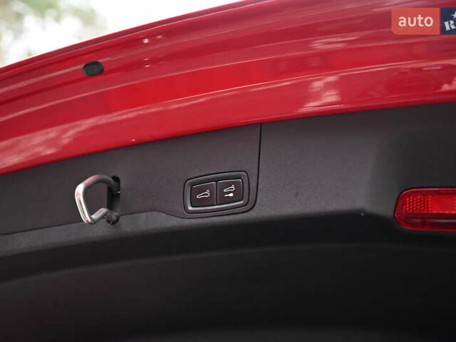 Красный Порше Taycan Sport Turismo, объемом двигателя 0 л и пробегом 34 тыс. км за 84067 $, фото 28 на Automoto.ua