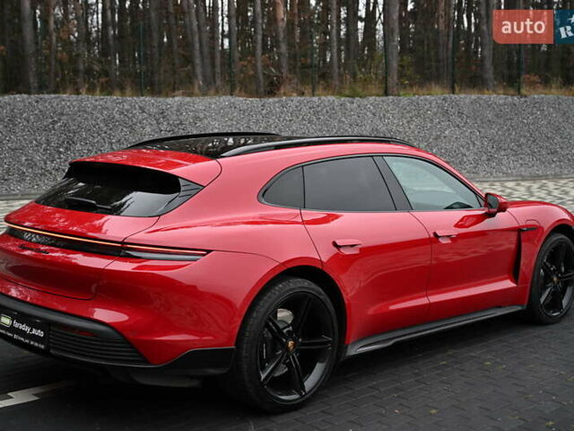 Красный Порше Taycan Sport Turismo, объемом двигателя 0 л и пробегом 34 тыс. км за 84067 $, фото 4 на Automoto.ua