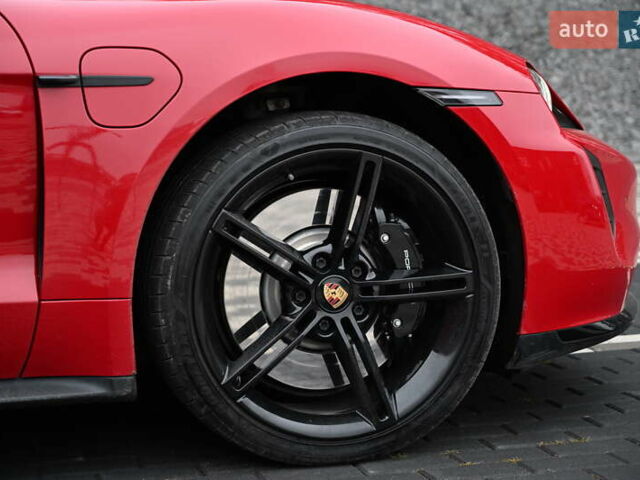 Красный Порше Taycan Sport Turismo, объемом двигателя 0 л и пробегом 34 тыс. км за 84067 $, фото 30 на Automoto.ua