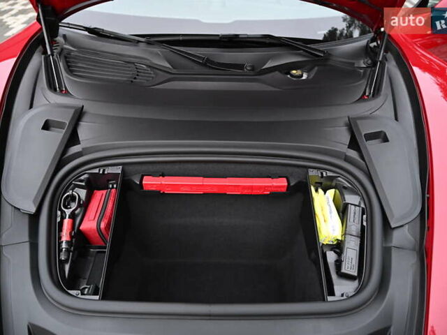 Красный Порше Taycan Sport Turismo, объемом двигателя 0 л и пробегом 34 тыс. км за 84067 $, фото 29 на Automoto.ua