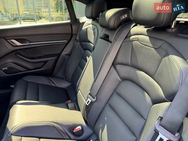 Серый Порше Taycan Sport Turismo, объемом двигателя 0 л и пробегом 15 тыс. км за 89000 $, фото 73 на Automoto.ua