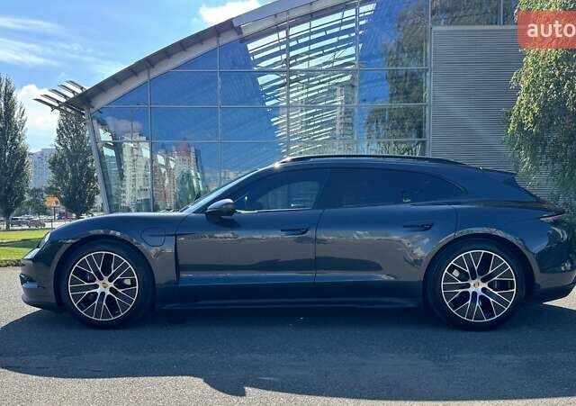 Серый Порше Taycan Sport Turismo, объемом двигателя 0 л и пробегом 15 тыс. км за 89000 $, фото 95 на Automoto.ua