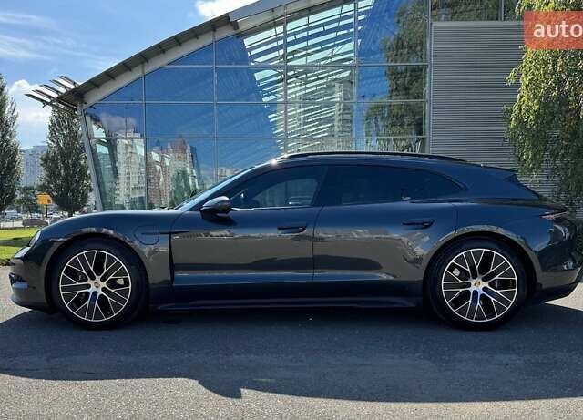 Серый Порше Taycan Sport Turismo, объемом двигателя 0 л и пробегом 15 тыс. км за 89000 $, фото 20 на Automoto.ua