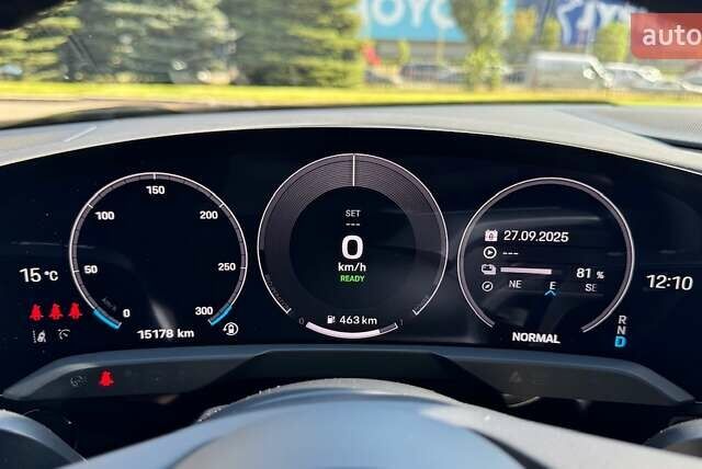 Серый Порше Taycan Sport Turismo, объемом двигателя 0 л и пробегом 15 тыс. км за 89000 $, фото 37 на Automoto.ua
