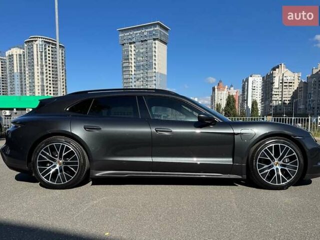 Серый Порше Taycan Sport Turismo, объемом двигателя 0 л и пробегом 15 тыс. км за 89000 $, фото 6 на Automoto.ua
