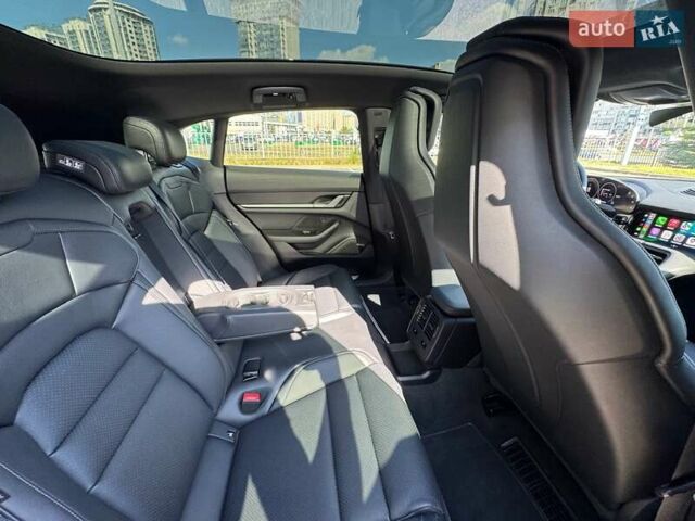 Серый Порше Taycan Sport Turismo, объемом двигателя 0 л и пробегом 15 тыс. км за 89000 $, фото 80 на Automoto.ua