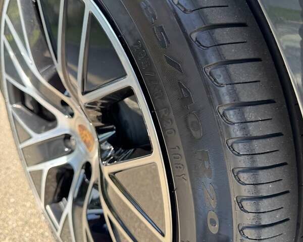 Серый Порше Taycan Sport Turismo, объемом двигателя 0 л и пробегом 15 тыс. км за 89000 $, фото 97 на Automoto.ua